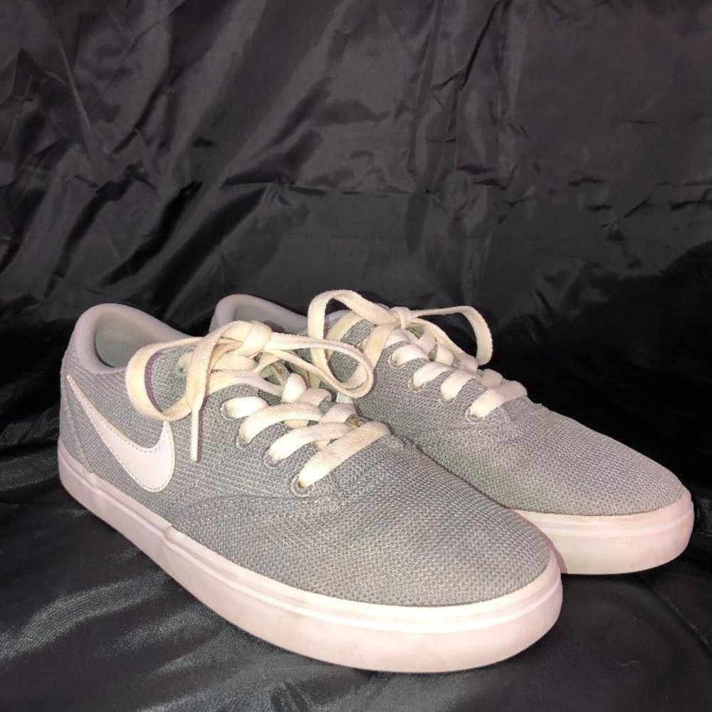 Nike SB Women's Athletic Sneaker Size 8 Exc Condition